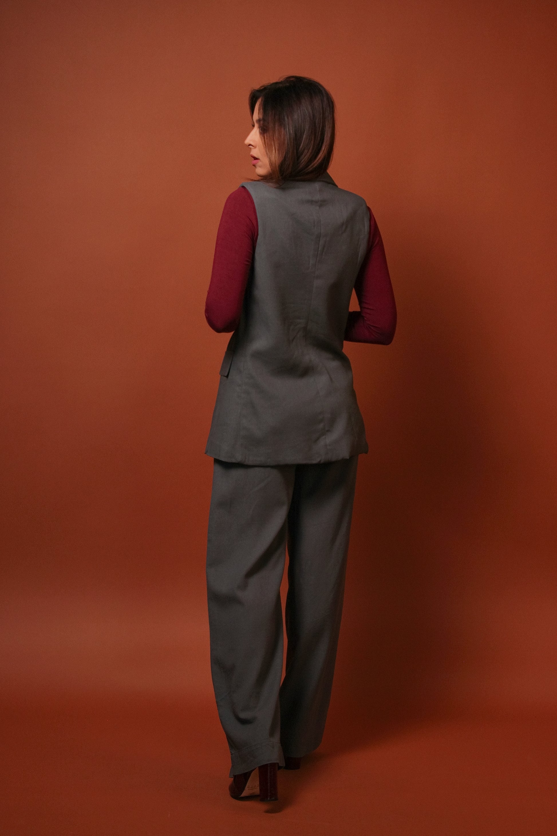 Conjunto Colete Canela & Calça Gardênia