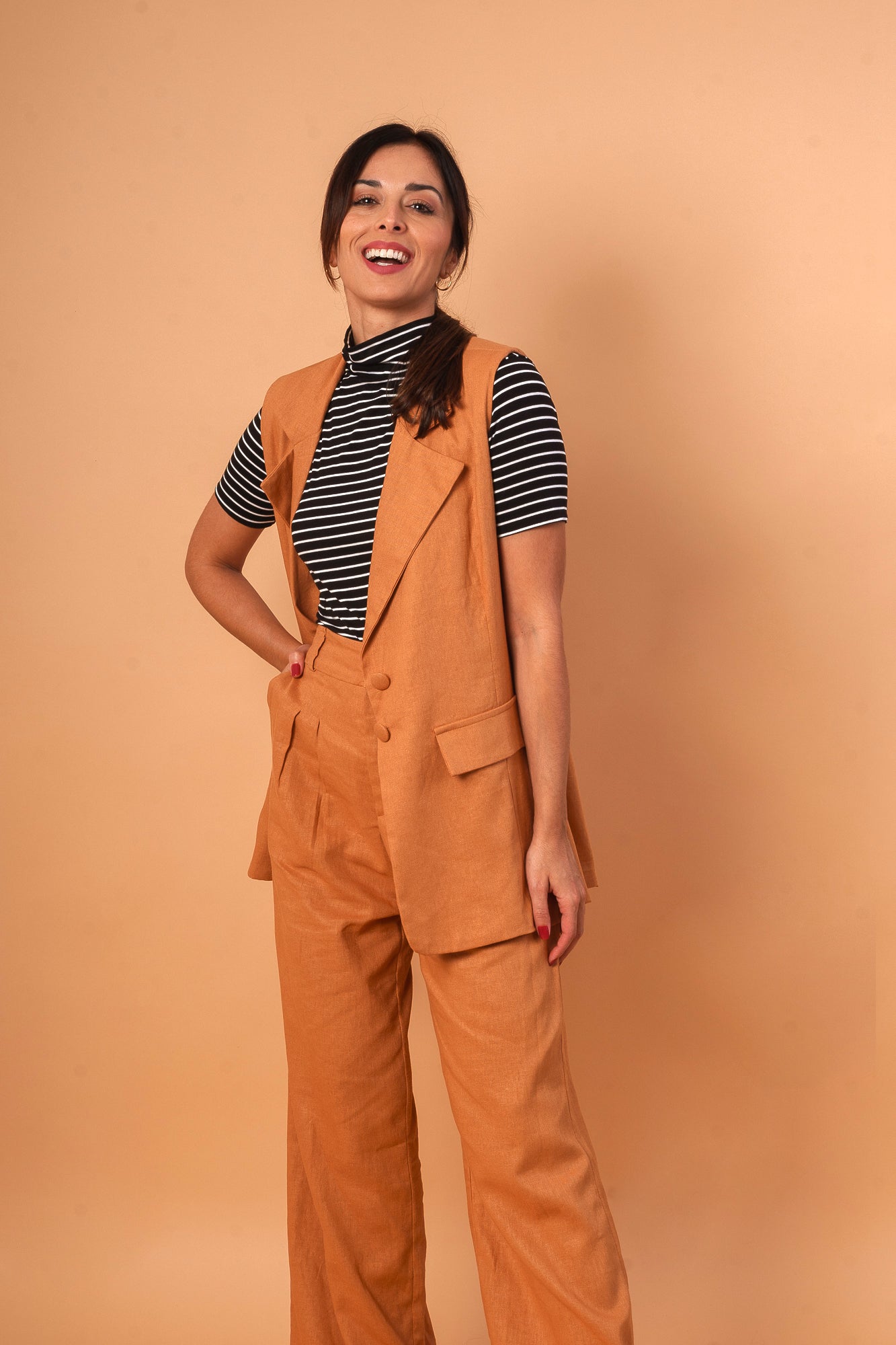 Conjunto Colete Canela & Calça Gardênia