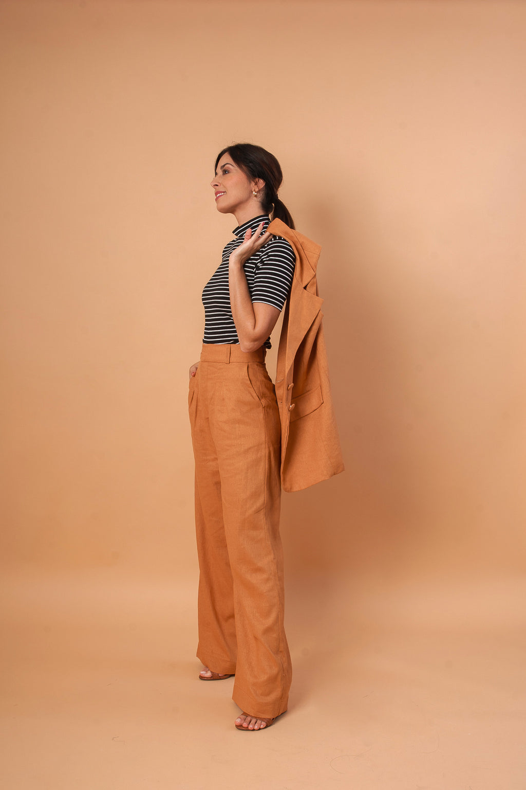 Conjunto Colete Canela & Calça Gardênia
