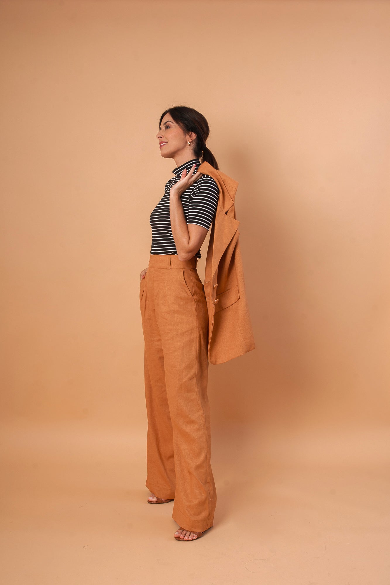 Conjunto Colete Canela & Calça Gardênia