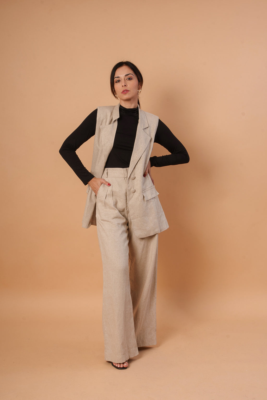 Conjunto Colete Canela & Calça Gardênia