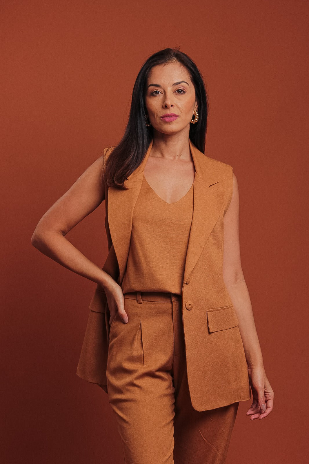 Conjunto Calça Cravo & Colete Canela