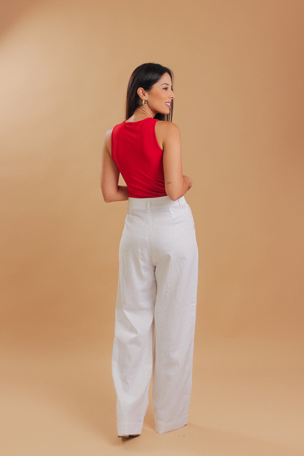 Calça Feminina de Alfaiataria em Viscolinho — Gardênia