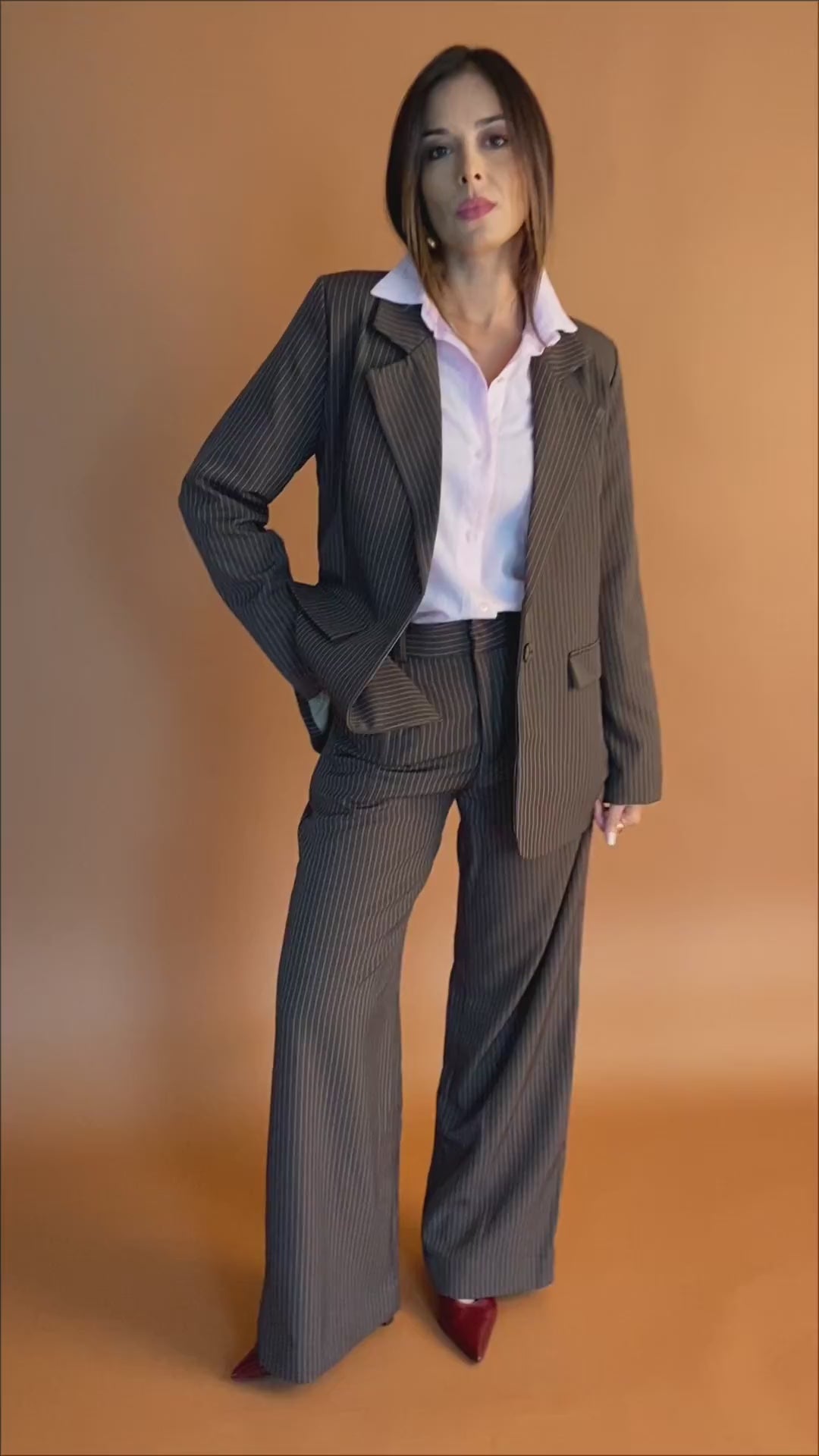 Conjunto Feminino de Alfaiataria Listrada - Gardênia & Cassis
